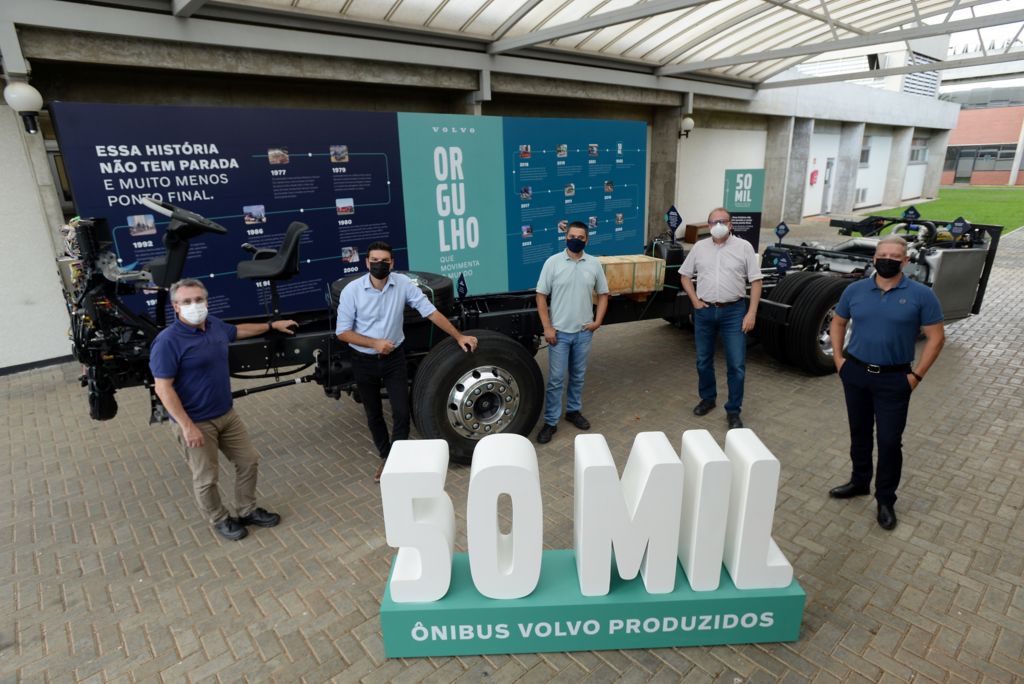 Volvo celebra produção de 50 mil chassis de ônibus em sua fábrica no Brasil