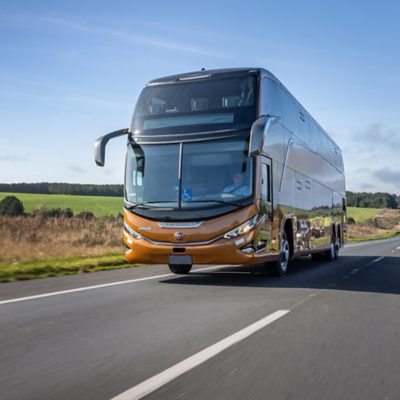 Ônibus Volvo na estrada | Grupo Volvo
