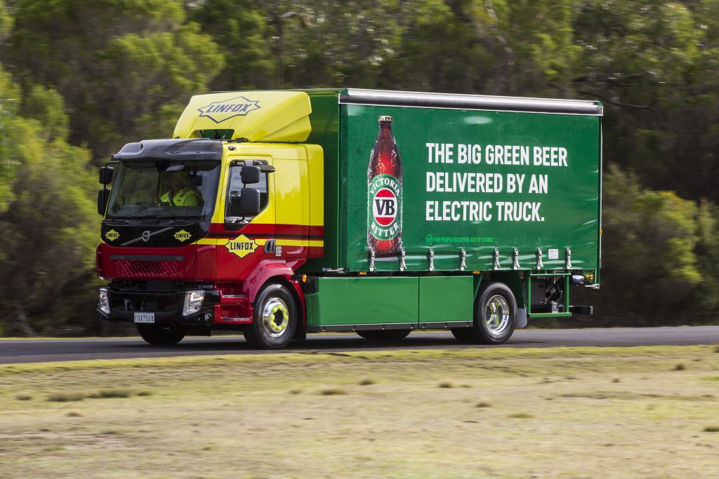 VB and Linfox start electric truck deliveries as transport