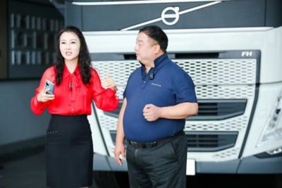 安徽欧瑞卡汽车有限公司总经理张晓绯女士、沃尔沃卡车中国驾培老师臧俊