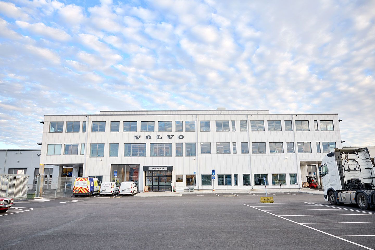 Invigning av Volvos största serviceanläggning i Sverige