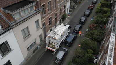 Volvo FE Electric Brussel Net in smalle straat 