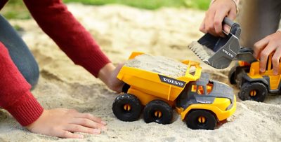 Dickie Toys in cooperation with Volvo Construction Equipment