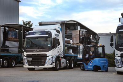 ELB Partners has acquired eight new Volvo FM 460 Globetrotter 6x2 tractor units to its fleet.