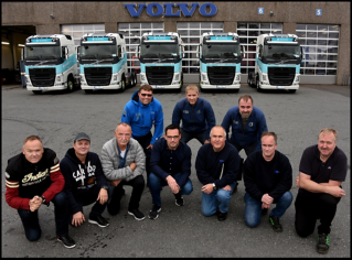 Involverte i overleveringen av de 5 første av totalt 14 Volvo FH til Glacio Transport AS.