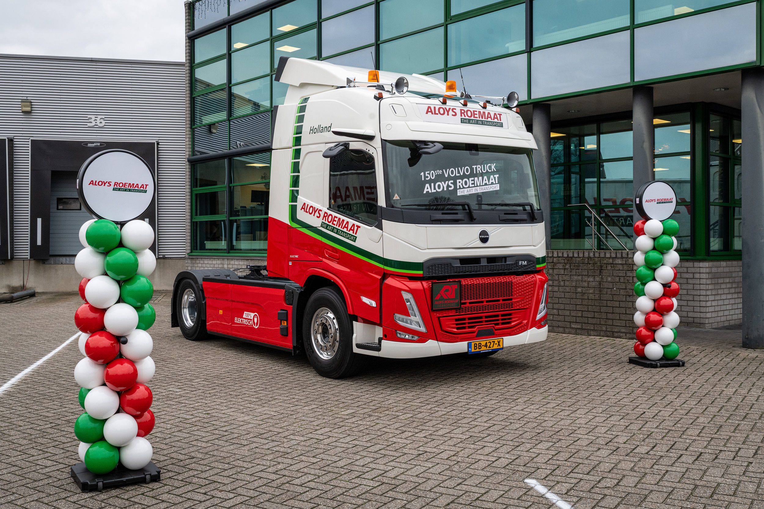 Aloys Roemaat Transport viert dubbele mijlpaal: eerste Volvo FM Electric en 150e truck in de vloot
