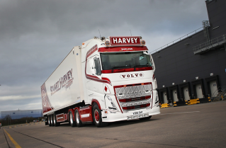 Volvo FH with I-Save - Stuart Harvey Transport