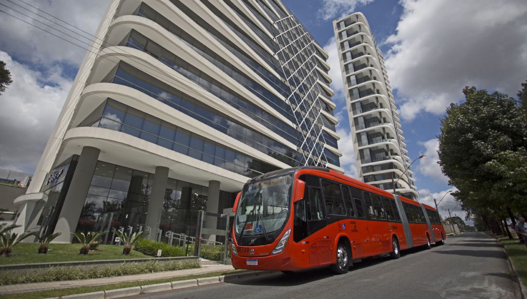 Com 40 novos Volvo, Curitiba celebra a renovação prometida em sua frota de ônibus