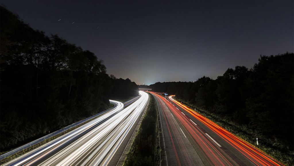 Lastvognskørsel om natten – tips til en mere sikker kørsel