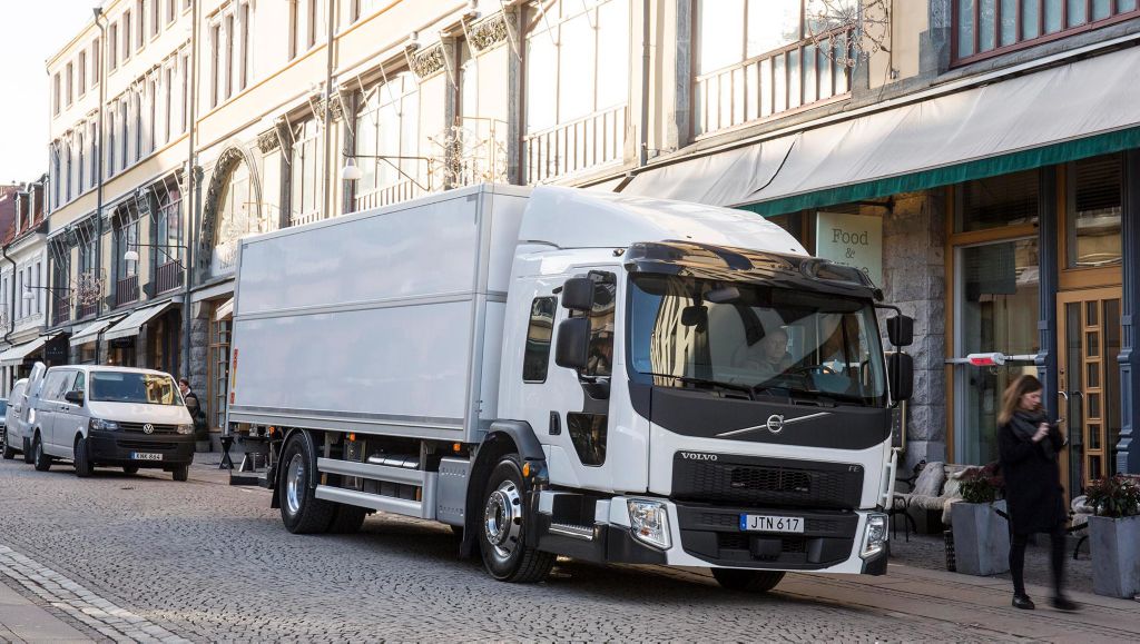 Volvo Trucks amplia la gamma di cabine con ingresso ribassato per il Volvo FE