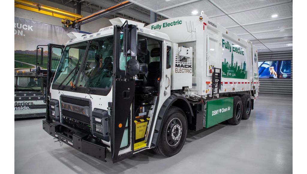 Mack Trucks Demonstrates Mack® LR Electric Model for New York City Department of Sanitation