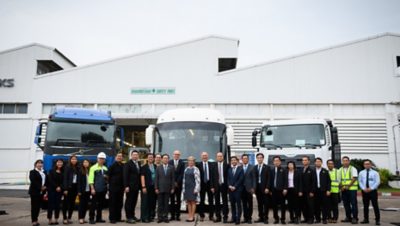 Thailand’ s Minister of Transport visited Volvo Group Thailand Bangkok Plant