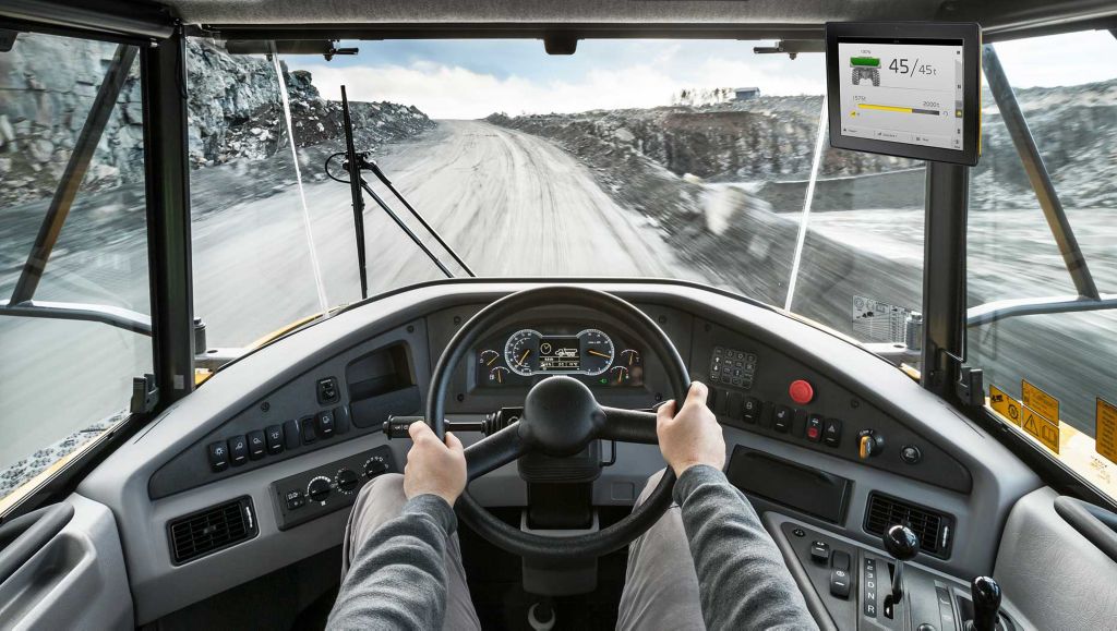 Haul Assist, powered by the Volvo Co-Pilot display, provides real-time load information so operators hit their targets every time.