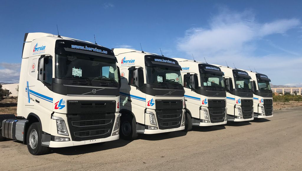 Hervian incorpora 5 nuevas tractoras Volvo FH