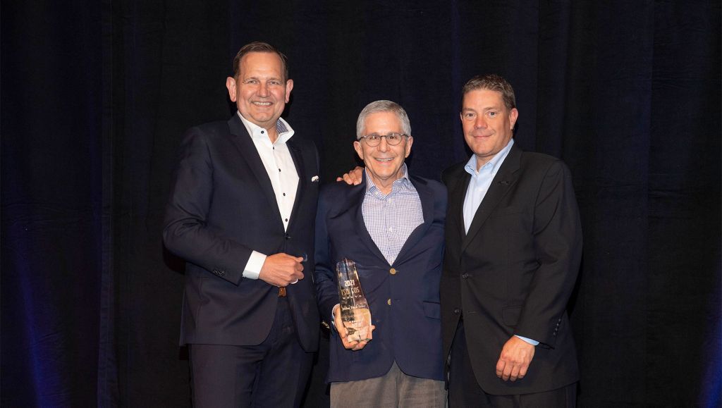 Volvo Trucks Announces 2021 U.S. Dealer Group of the Year Award Winners