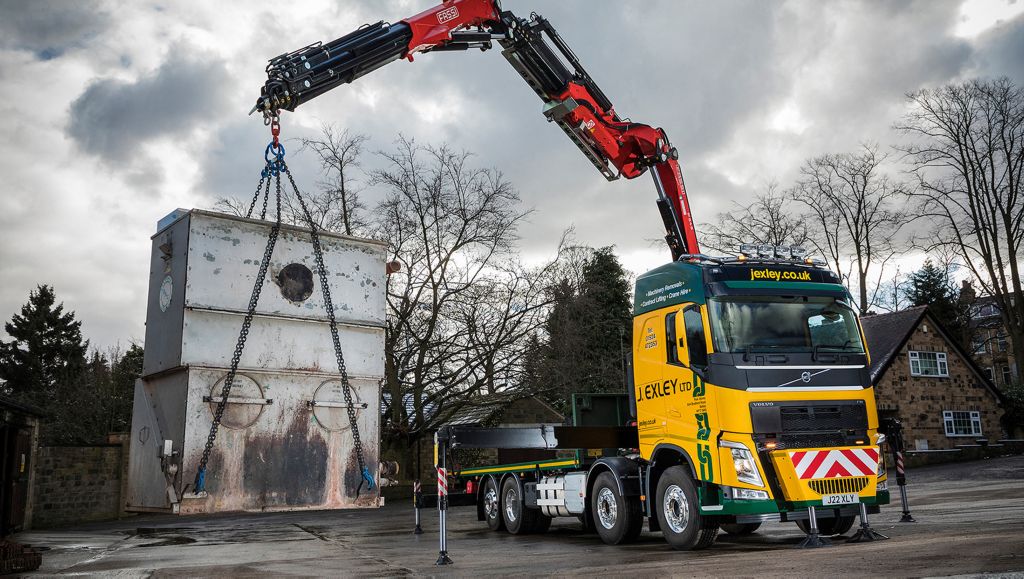 Volvo FH-460 Globetrotter 8x2 into operation. 