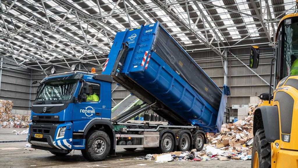 Een voorbeeld van een laad- en lossysteem voor zware trucks is het haakarmsysteem.