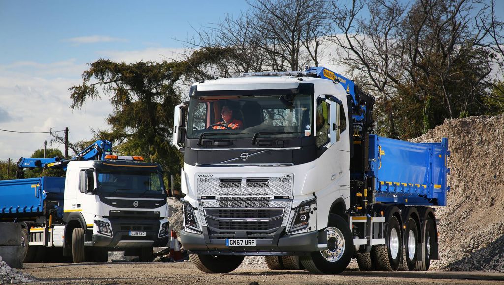 Colin Parsons has put a unique Volvo FH16-750 8x4 Tridem rigid into operation