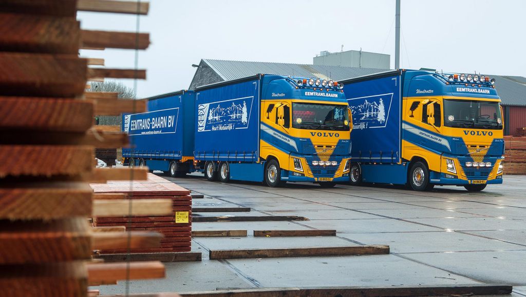 nieuwe Volvo’s FH16, gemotoriseerd met de 750 pk D16 commonrail motor.