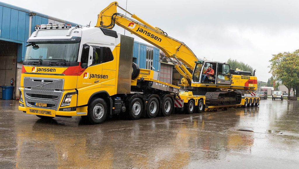 Een 8x4-asconfiguratie, 750 pk motorvermogen, 240 ton GCW, Volvo I-Shift met kruipversnellingen en Volvo Dynamic Steering