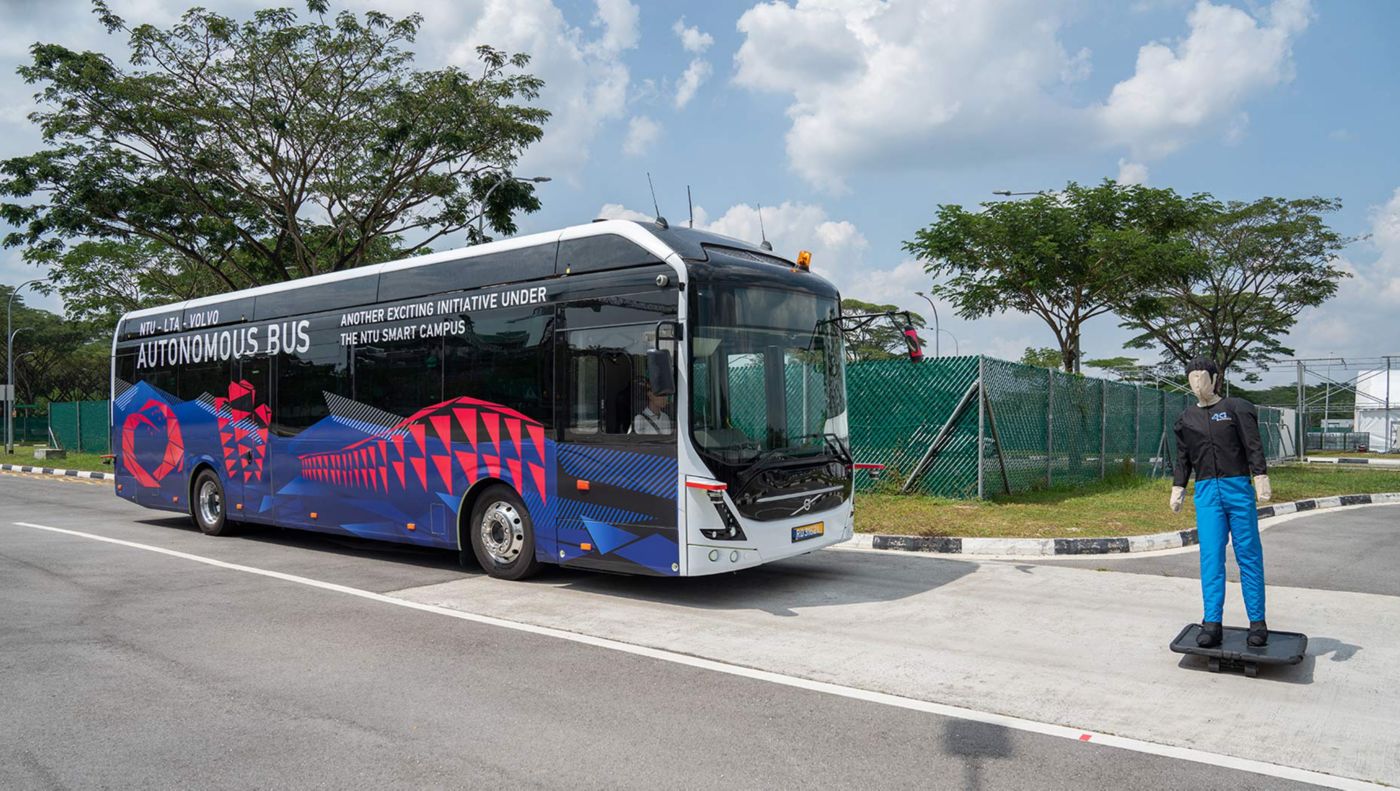 World's first full size autonomous electric bus | Volvo Buses