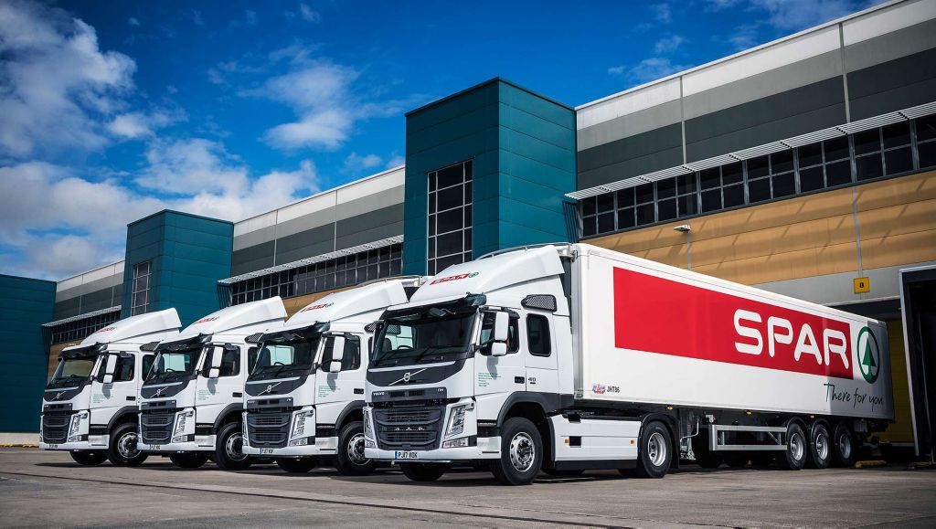 Eight new Volvo trucks, six FM 4x2 tractor units and two FE 6x2 rigid