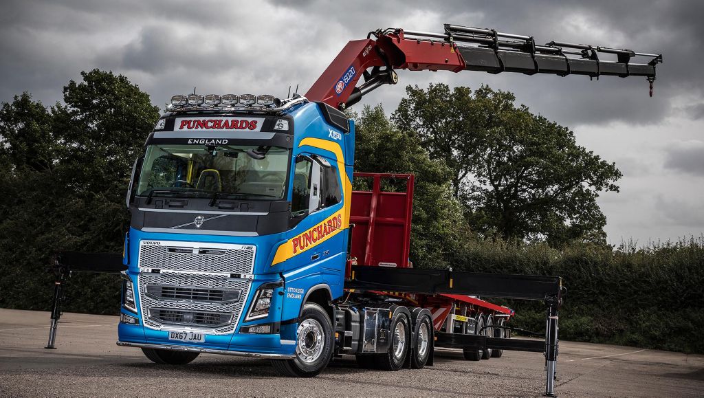 The availability of the option of a 10-tonne rated front axle sealed the deal for a new, ‘67’-plate Volvo FH16-750 for Uttoxeter