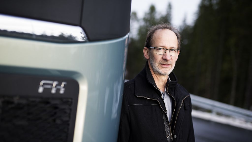 Carl Johan Almqvist e um Volvo FH