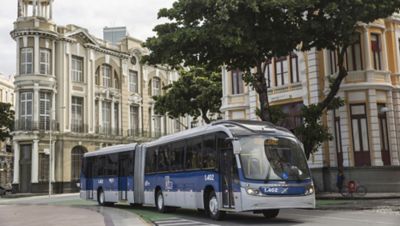 ÔNIBUS ARTICULADO VOLVO