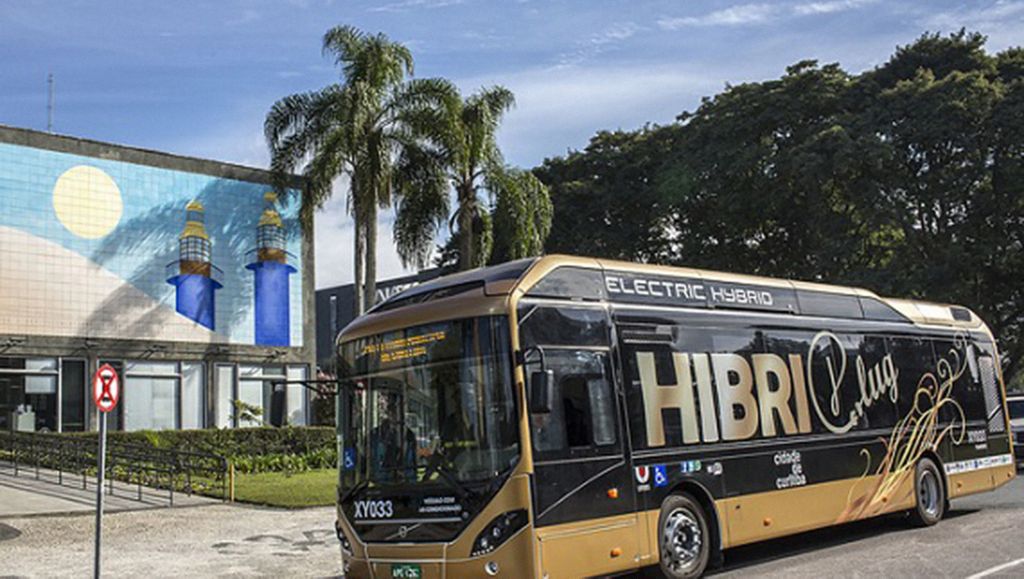 Ônibus Híbrido Elétrico Volvo em Curitiba | Mobilidade Volvo