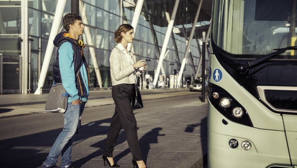 Painéis de Energia Solar em Pontos de Ônibus | Mobilidade Volvo