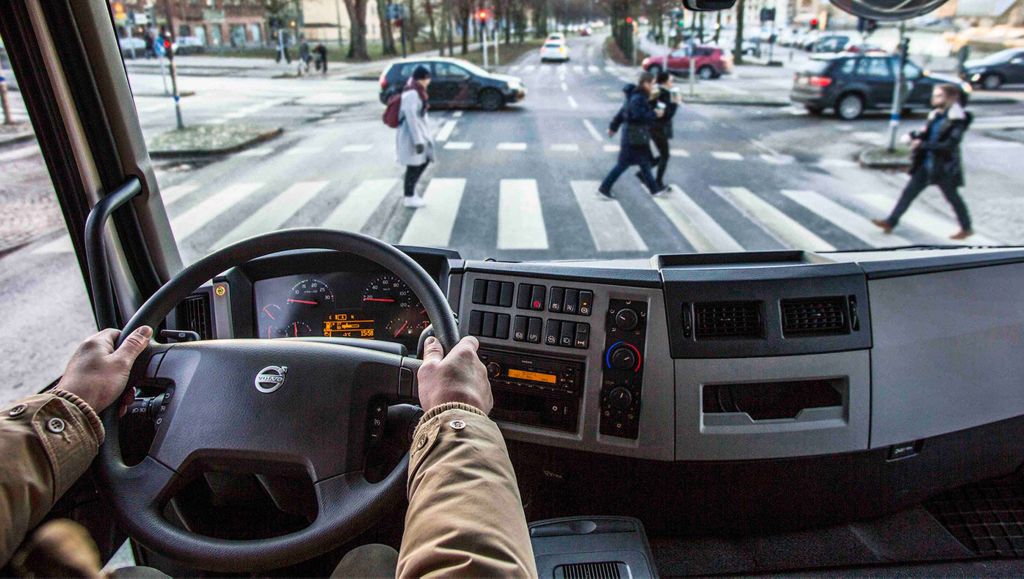 How to protect cyclists and pedestrians in city traffic