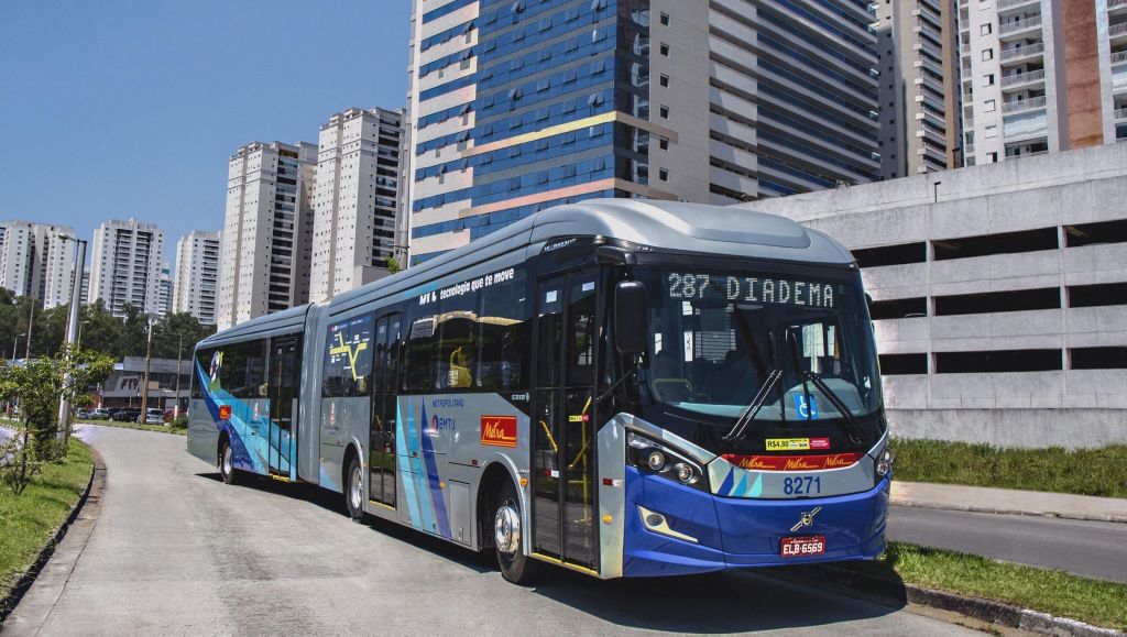 Ônibus Articulado Volvo no Corredor Paulista | Mobilidade Volvo