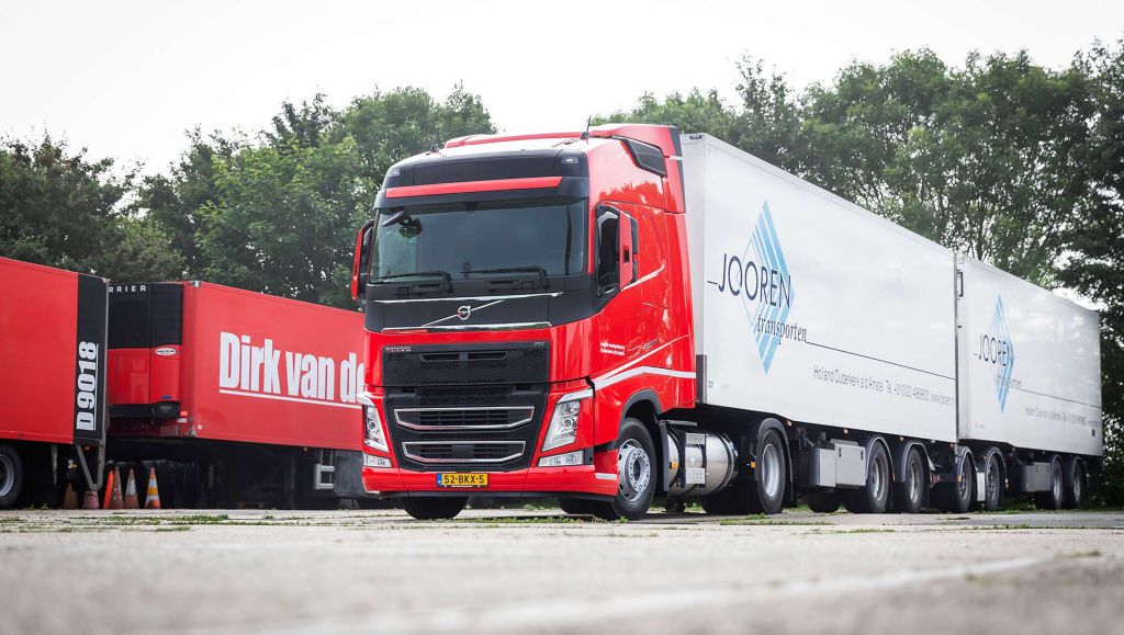 De Volvo FH LNG van Jooren Transport