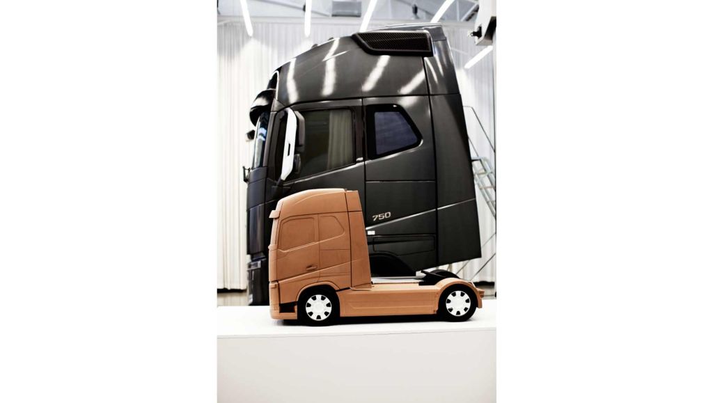 Gliniany model nowego Volvo FH