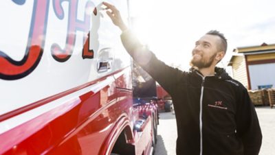 Lastbilen har blivit en livsstil för Pontus Andersson. 