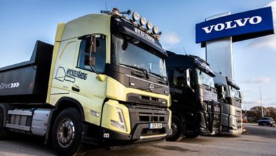 Tre av de nya lastbilarna fanns tillgängliga för provkörning, en Volvo FMX, en FH och en FH16.