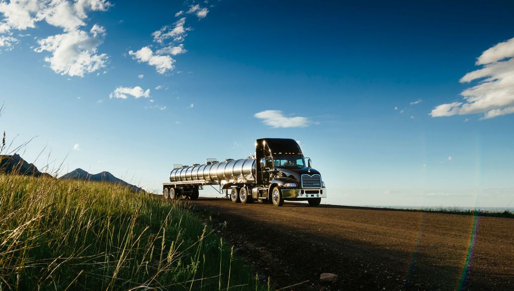 Mack® Pinnacle™ Model Spotlighted at American Trucking Associations’ Technology & Maintenance Council 