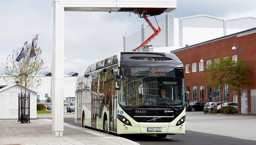 Volvo och ABB inviger laddstation för elbussar baserad på OppCharge