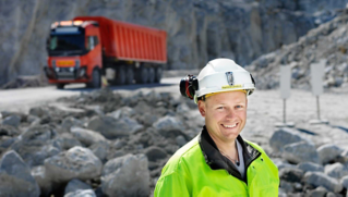 Raymond Langfjord CEO of Brönnöy Kalk infront of quarry