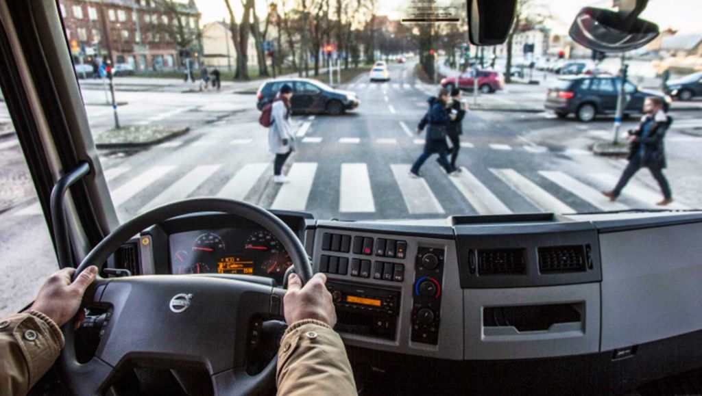 Како да се заштитат велосипедистите и пешаците во градскиот сообраќај