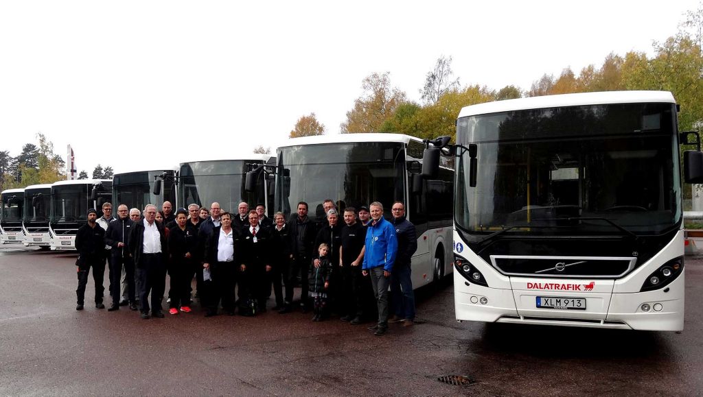 Leverans av bussar till Västanhede trafik. På bilden ses personal från både Västanhede och Wist.
