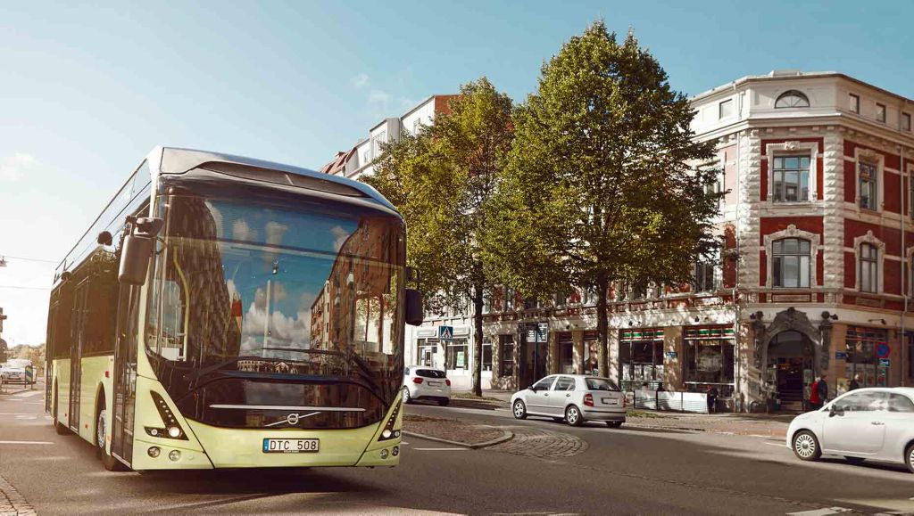 Göteborgs Stadsbibliotek väljer Volvos tysta, avgasfria elbussar när de köper nya bokbussar.