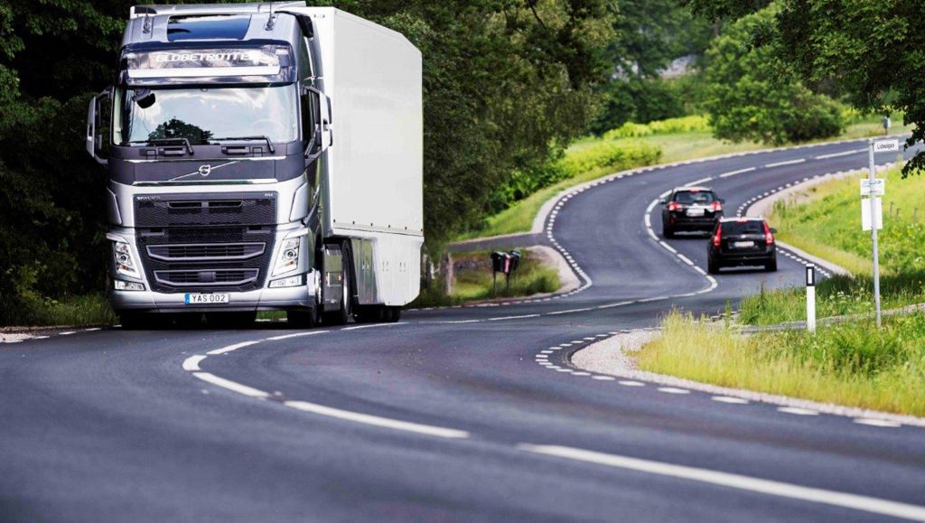 Новий інтерфейс Volvo Connect для цифрових послуг Volvo Trucks