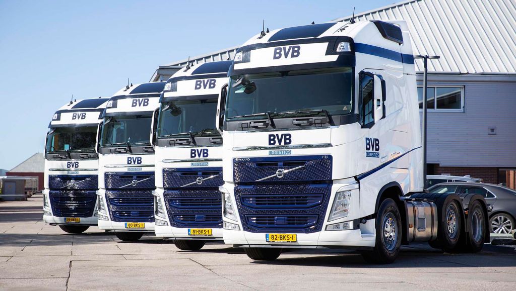 Bulk- en containerspecialist BVB Logistics nam onlangs vier Volvo FH 6x2 trekkers in gebruik