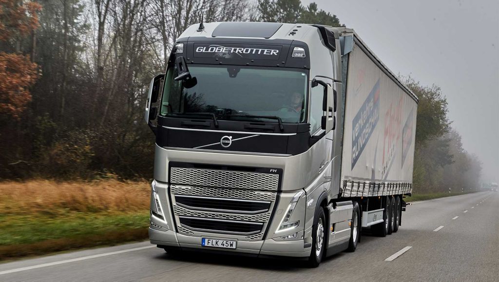 Volvo FH with I-Save driving on a long-haul test route