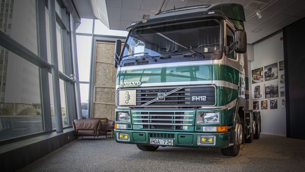 Ulf Jönssons lastbil var av de absolut första Volvo FH som pilottestades under början av 90-talet. 