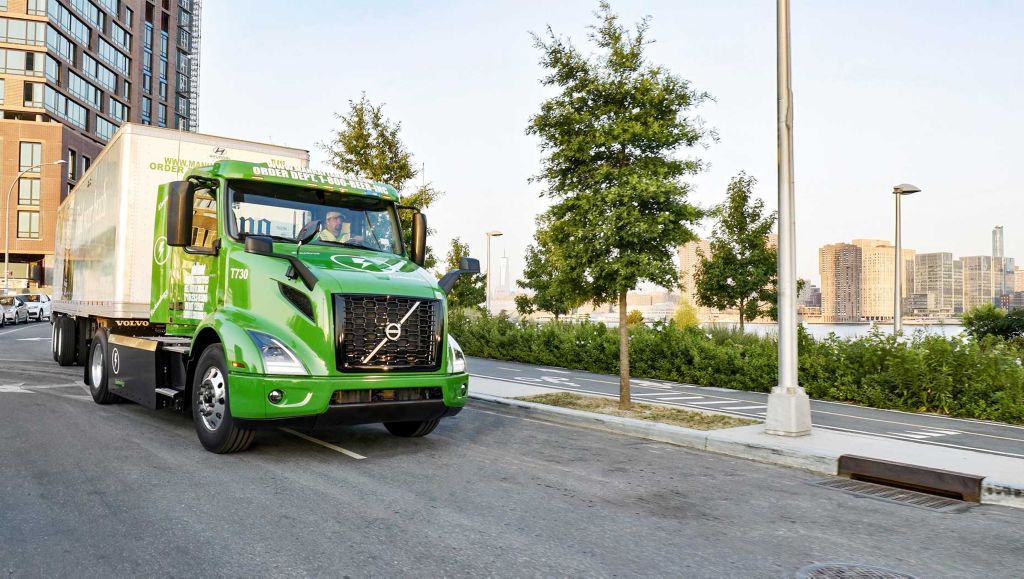 Manhattan Beer Distributors’ Volvo VNR Electric