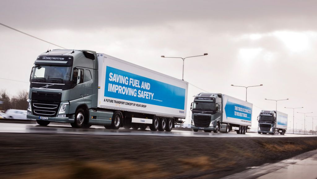 Camiones en un recorrido por Europa para la agrupación de camiones