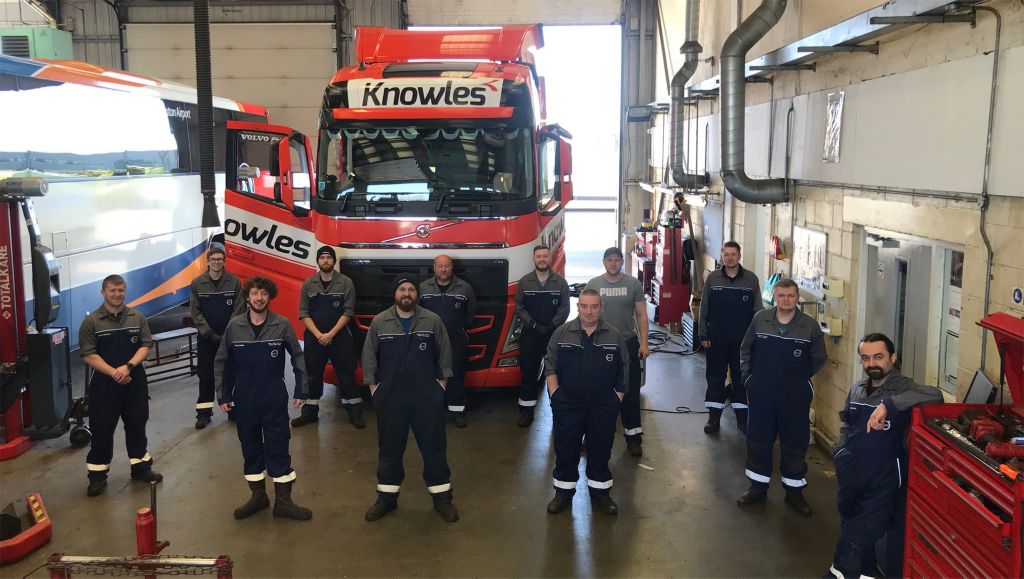 Dealer Technicians work extended weekend shifts to keep Knowles Transport moving